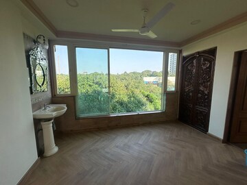 Bedroom in 4 BHK Apartment at Lodha Seaview, Malabar Hill – for Rent