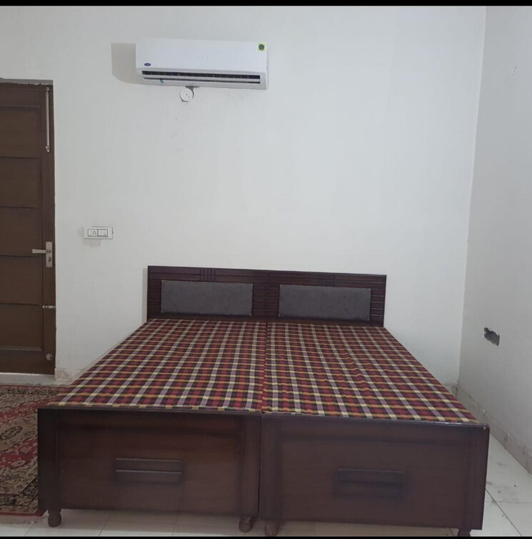 Bedroom, kharar Pg For Girls In Kharar 9376824