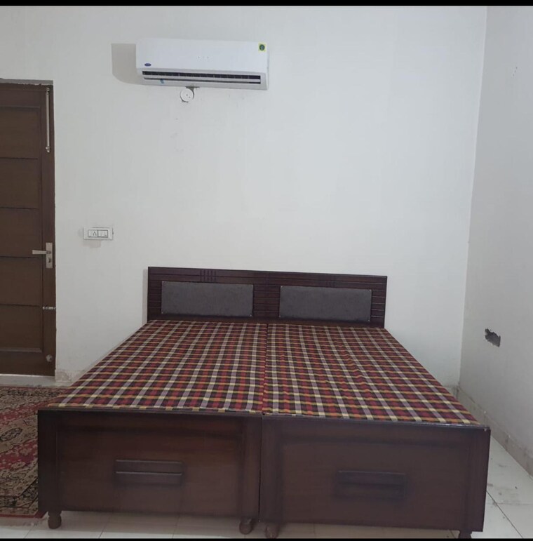 Bedroom, kharar Pg For Girls In Kharar 9376824