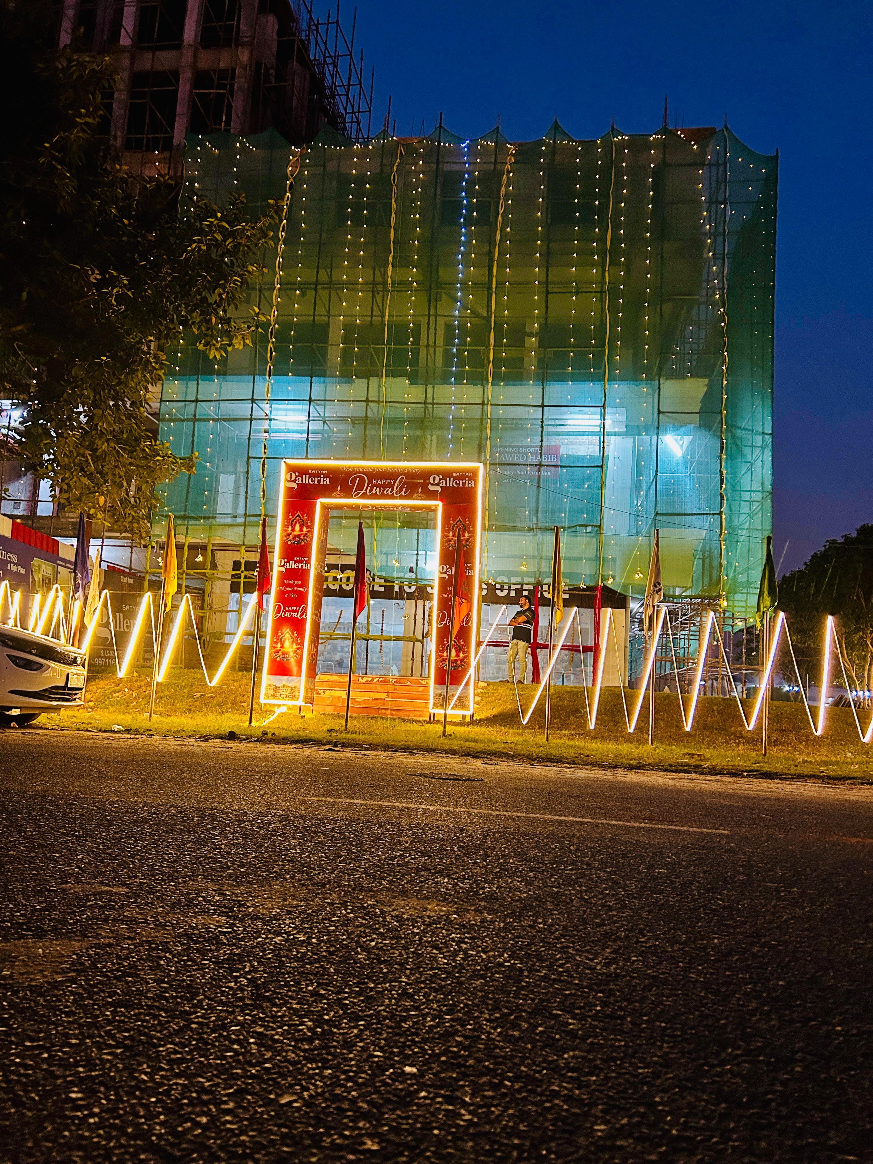 Retail Shop For Rent in Satyam Galleria