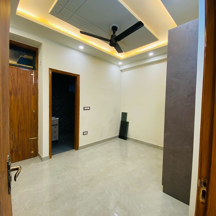 Room, raj nagar 3 Bedroom 1100 Sq.Ft. Builder Floor In Raj Nagar Delhi 9376883