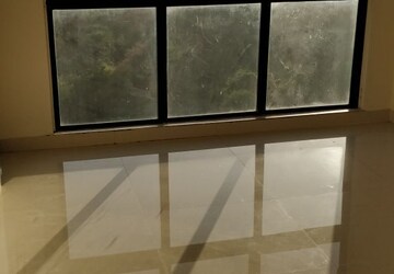 Room in 2 BHK Apartment at Rustomjee Meridian, Kandivali West – for Rent