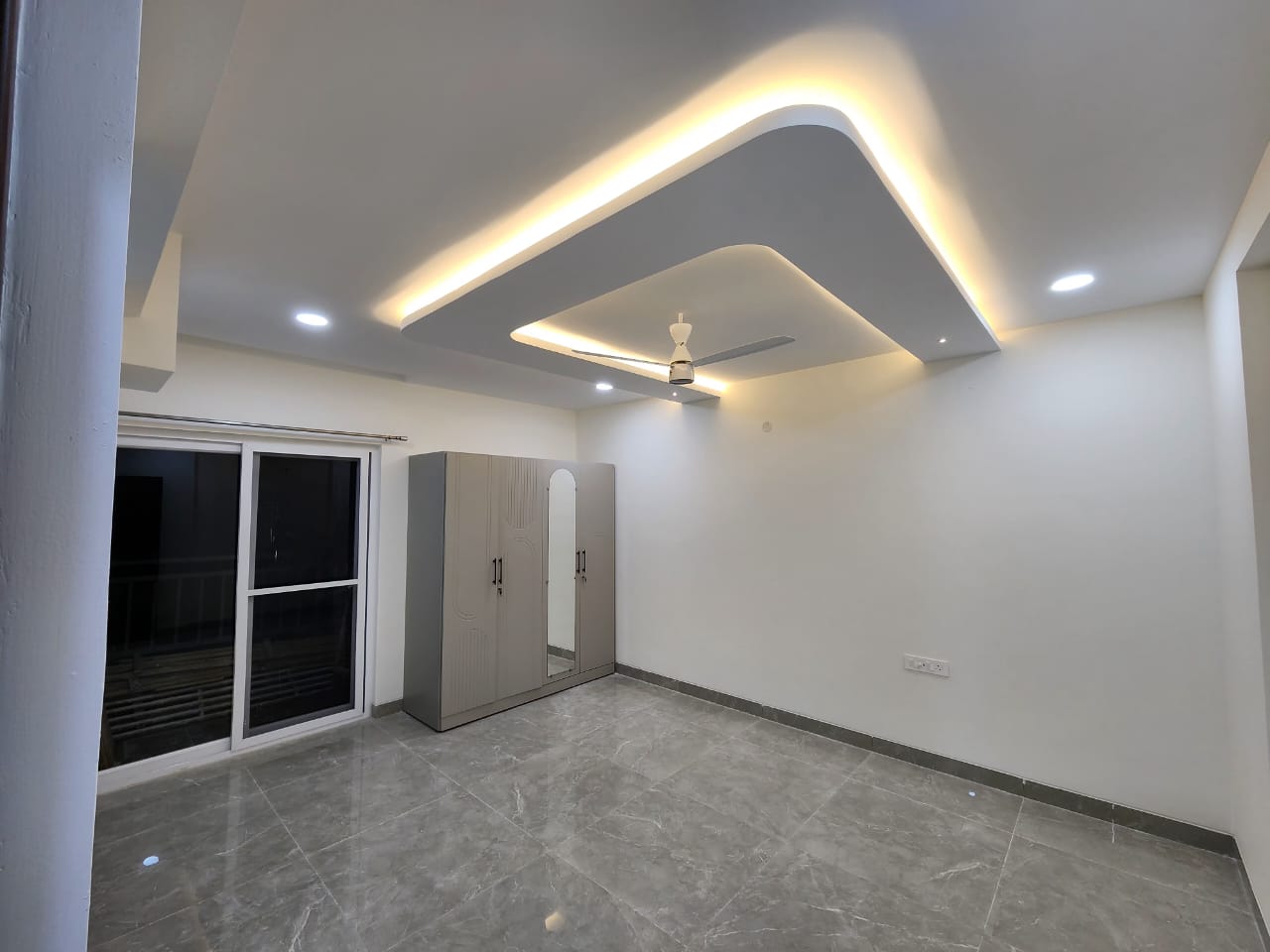 3 BHK Apartment For Rent in Hallmark Skyrena