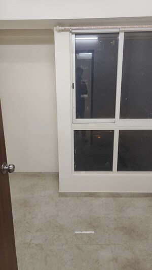 Furnished Amenities in 1.5 BHK Apartment at Lodha Amara, Kolshet Road – for Sale