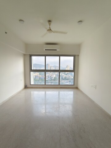 Room in 2 BHK Apartment at Piramal Vaikunth, Balkum Pada – for Rent