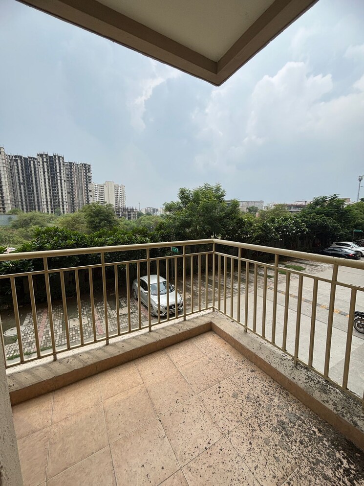 Balcony, himalaya-pride 2.5 Bedroom 1127 Sq.Ft. Apartment In Tech Zone 4 Greater Noida Greater Noida 9376932