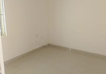 Room in 2 BHK Apartment at Yarandahalli – for Sale