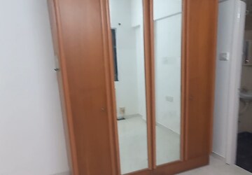 Room in 2 BHK Apartment at Goregaon East – for Rent