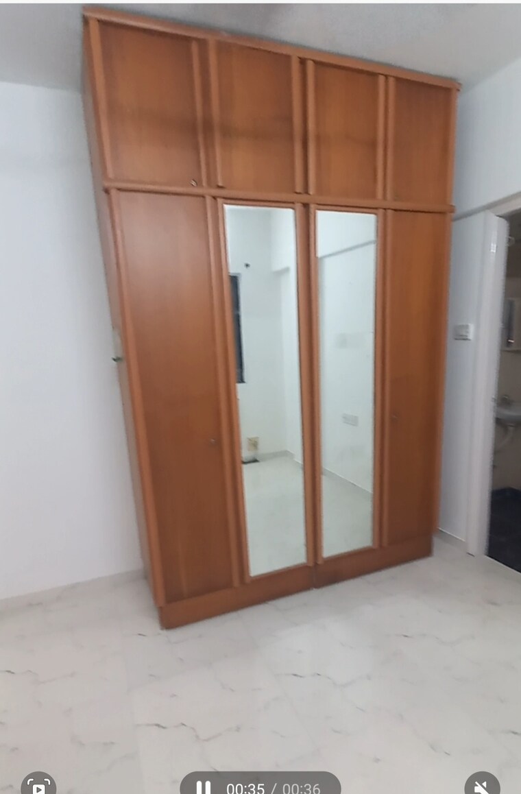 Room, goregaon east 2 Bedroom 650 Sq.Ft. Apartment In Goregaon East Mumbai 9377012