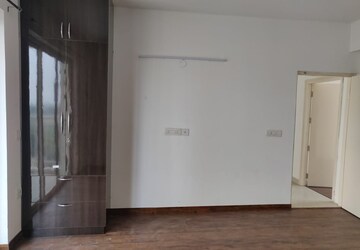 Room in 3 BHK Apartment at SS The Coralwood, Sector 84 – for Rent