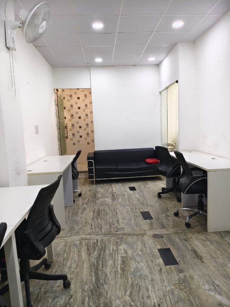 Team Area, sector 63 Commercial Office Space 1400 Sq.Ft. In Sector 63 Noida 9377033