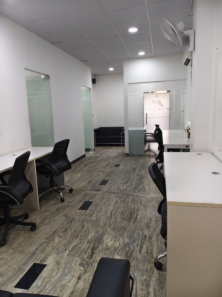 Team Area, sector 63 Commercial Office Space 1400 Sq.Ft. In Sector 63 Noida 9377033