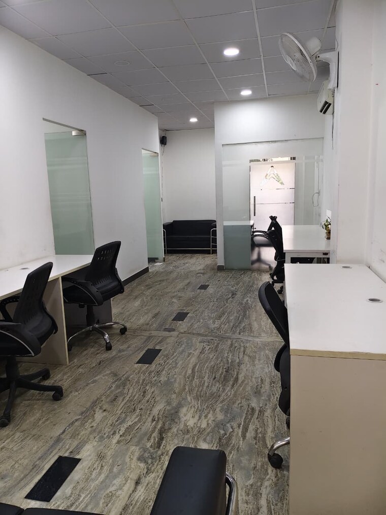 Team Area, sector 63 Commercial Office Space 1400 Sq.Ft. In Sector 63 Noida 9377033
