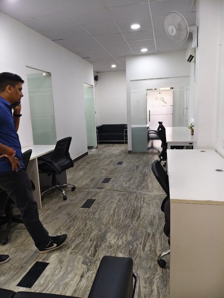 Team Area, sector 63 Commercial Office Space 1400 Sq.Ft. In Sector 63 Noida 9377033