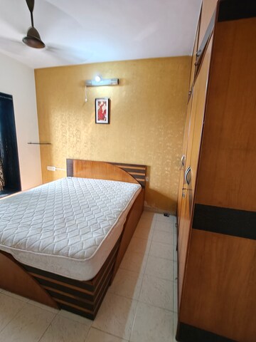 2 BHK Apartment For Rent in Kandivali East