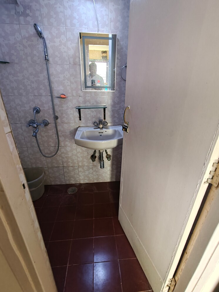 Bathroom, kandivali east 2 Bedroom 850 Sq.Ft. Apartment In Kandivali East Mumbai 9377082