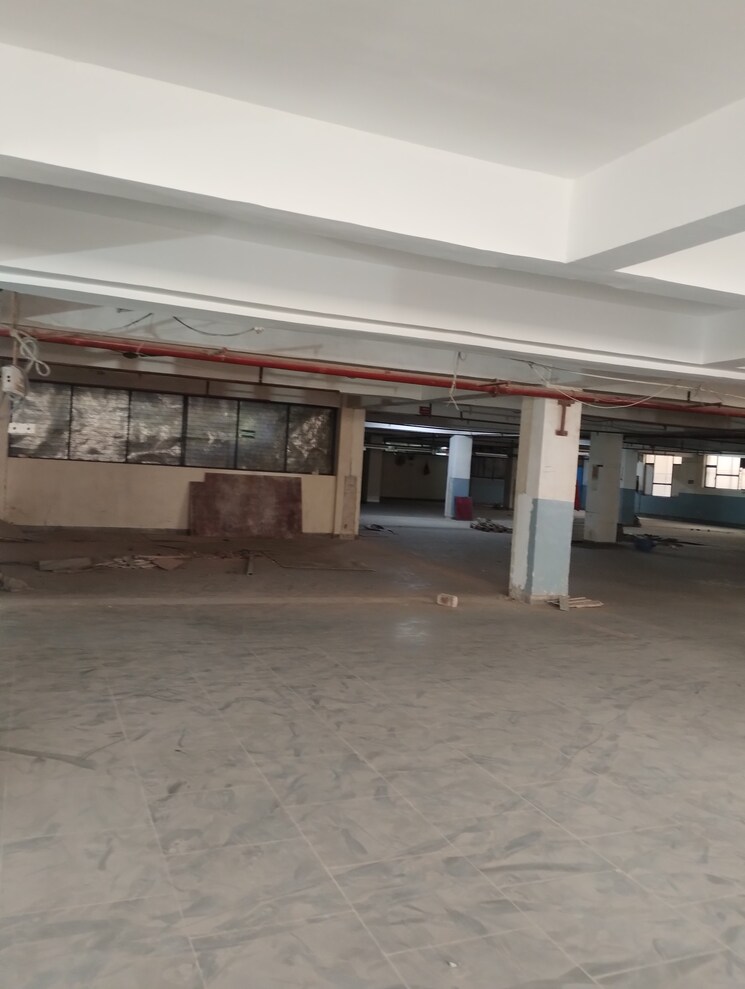 Balcony, sector 27a Commercial Showroom 80000 Sq.Ft. In Sector 27a Faridabad 9377083