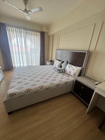 Bedroom in 3 BHK Apartment at DLF The Skycourt, Sector 86 – for Rent