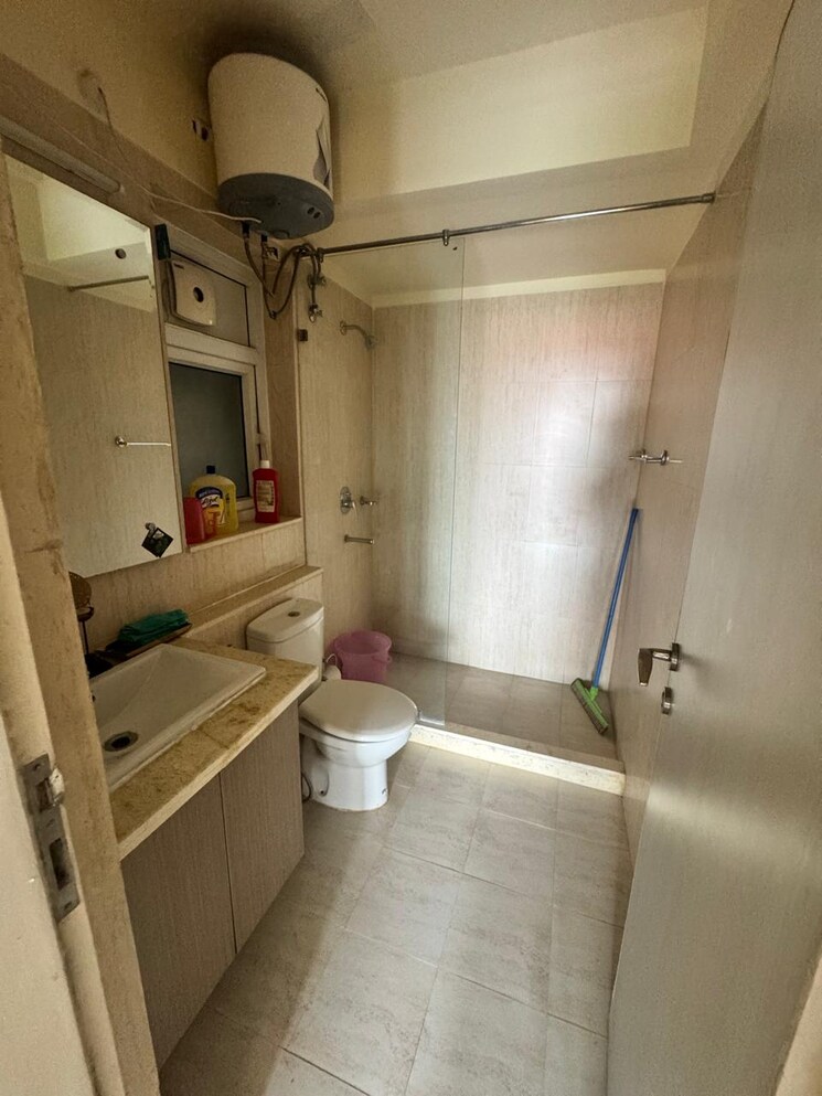 Bathroom, dlf-the-skycourt 3 Bedroom 1931 Sq.Ft. Apartment In Sector 86 Gurgaon 9377156