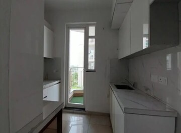 Building Lobby in 3 BHK Apartment at BPTP Discovery Park, Sector 80 – for Sale