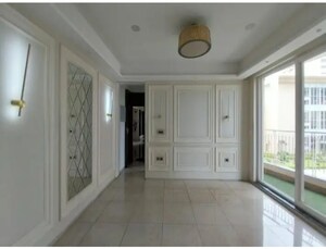 Building Lobby in 3 BHK Apartment at BPTP Discovery Park, Sector 80 – for Sale