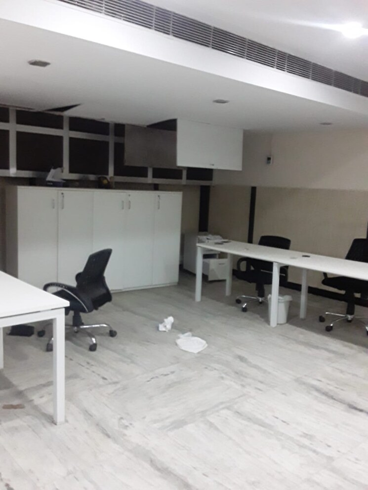 Team Area, dlf phase ii Commercial Office Space 2100 Sq.Ft. In Dlf Phase ii Gurgaon 9377160