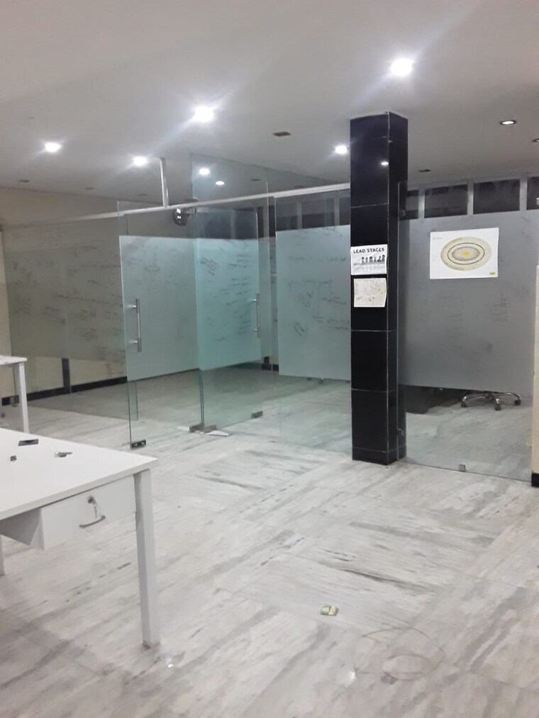 Team Area, dlf phase ii Commercial Office Space 2100 Sq.Ft. In Dlf Phase ii Gurgaon 9377160