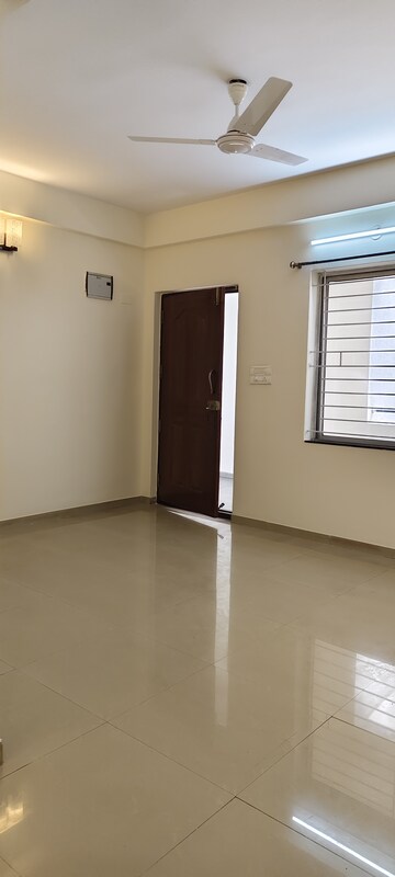 Room in 2 BHK Apartment at Kolimi Heights, Halasuru – for Rent