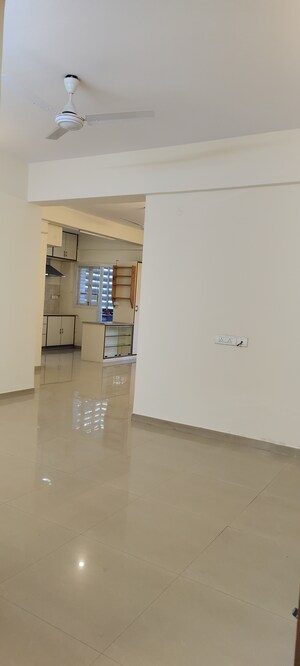 Room in 2 BHK Apartment at Kolimi Heights, Halasuru – for Rent