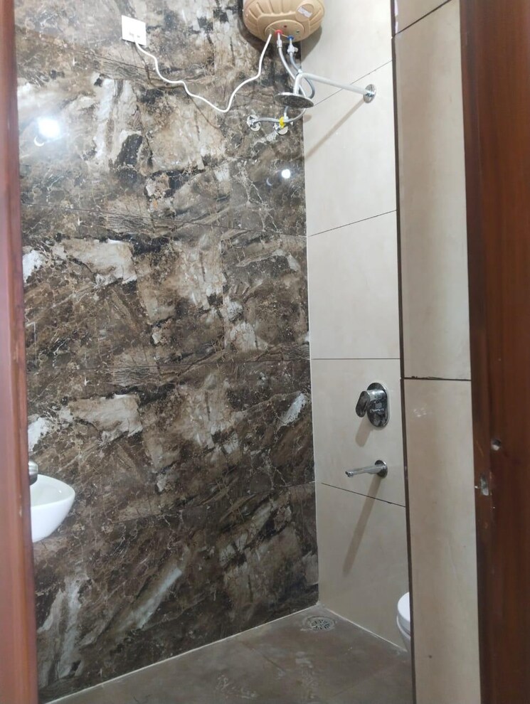 Bathroom, central-town 2 Bedroom 1350 Sq.Ft. Villa In Vip Road Zirakpur 9377263