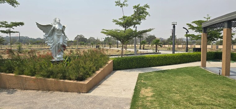 Garden, super corridor  500 Sq.Ft. Plot In Super Corridor Indore 9377260