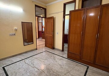 Room in 2 BHK Builder Floor at Sector 23a – for Rent