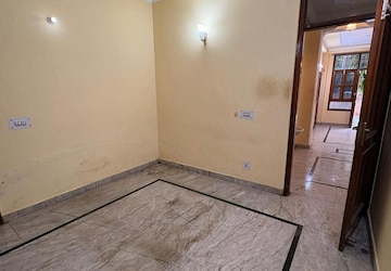 Room in 2 BHK Builder Floor at Sector 23a – for Rent