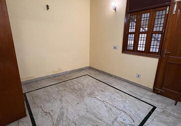 Room in 2 BHK Builder Floor at Sector 23a – for Rent