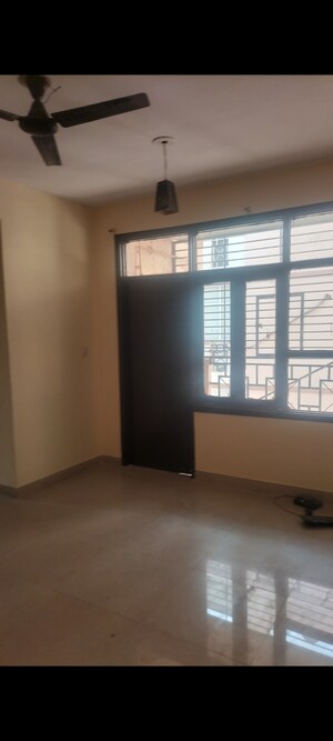Room in 3 BHK Apartment at SRS Residency, Sector 88 – for Sale