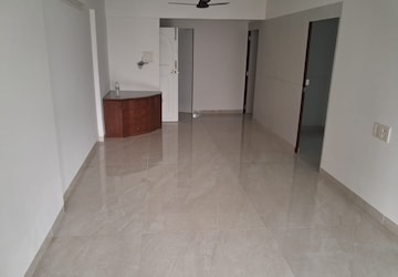 Room in 3 BHK Apartment at Highland Park CHS Andheri, Andheri East – for Rent