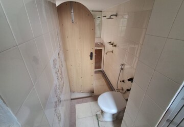 Bathroom in 3 BHK Apartment at Highland Park CHS Andheri, Andheri East – for Rent