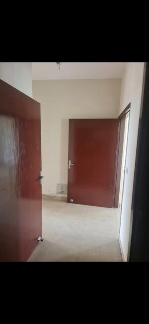 Room in 4 BHK Builder Floor at Sector 81 – for Sale