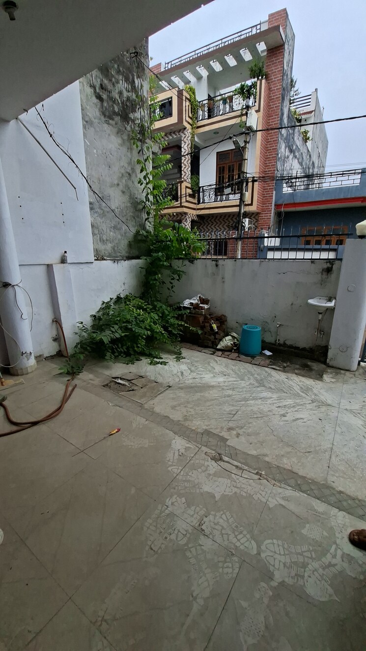 Exterior View, indira nagar 4 Bedroom 2000 Sq.Ft. Independent House In Indira Nagar Lucknow 9377479