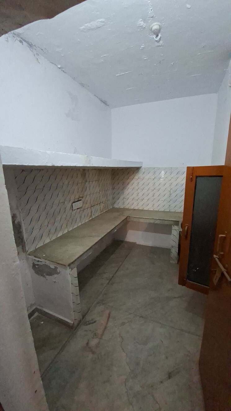 Kitchen, indira nagar 4 Bedroom 2000 Sq.Ft. Independent House In Indira Nagar Lucknow 9377479