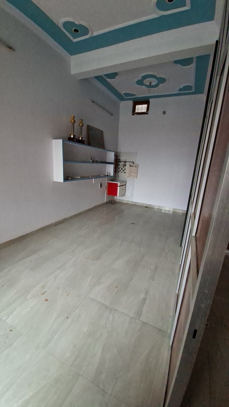 Room, indira nagar 4 Bedroom 2000 Sq.Ft. Independent House In Indira Nagar Lucknow 9377479