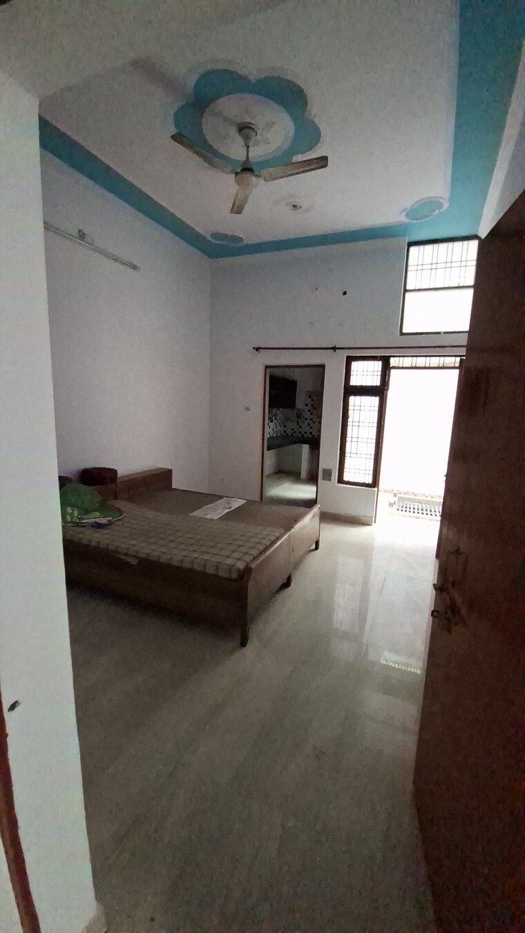 Room, indira nagar 4 Bedroom 2000 Sq.Ft. Independent House In Indira Nagar Lucknow 9377479
