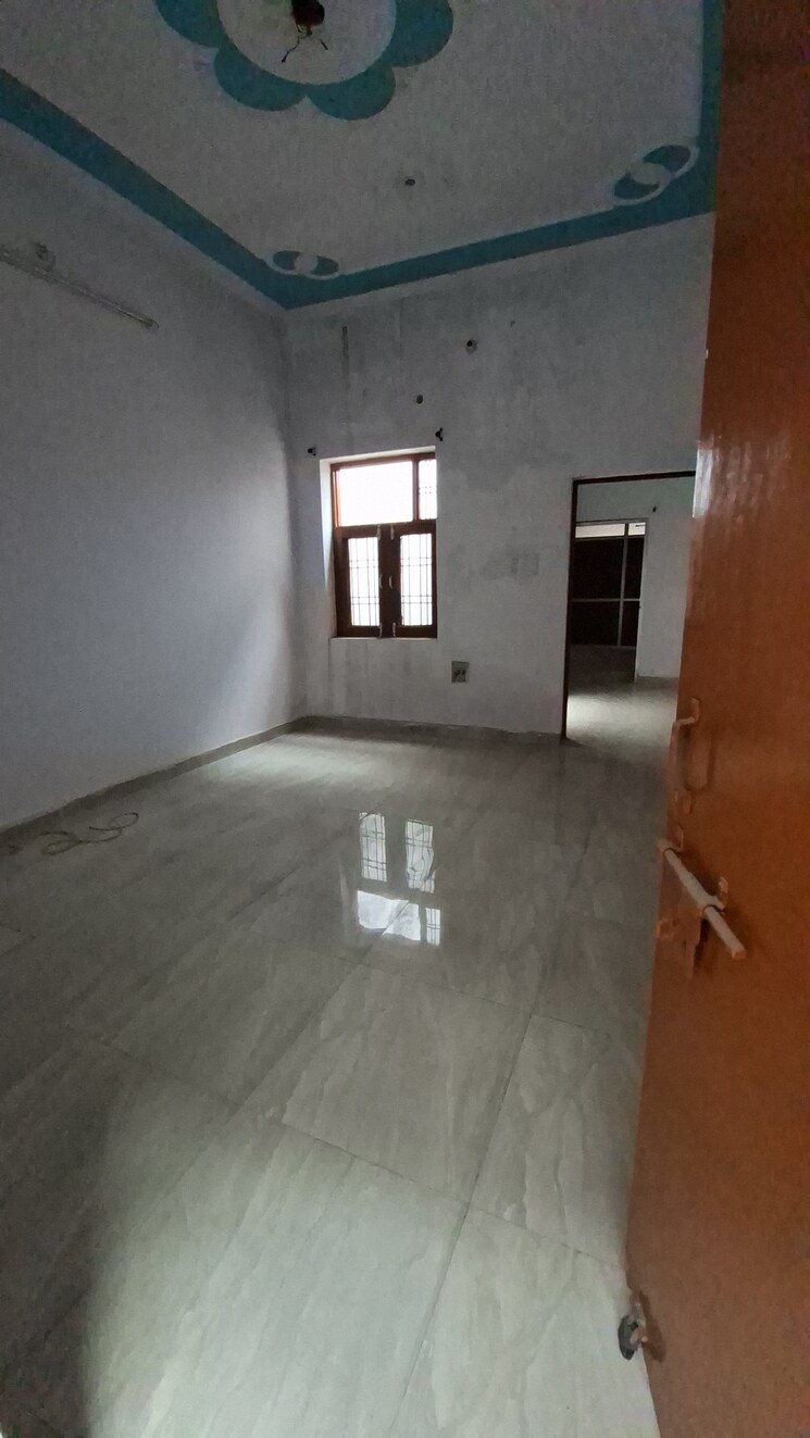 Room, indira nagar 4 Bedroom 2000 Sq.Ft. Independent House In Indira Nagar Lucknow 9377479