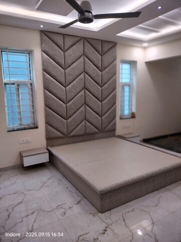 Room in 5 BHK Independent House at Tulsi Nagar – for Sale