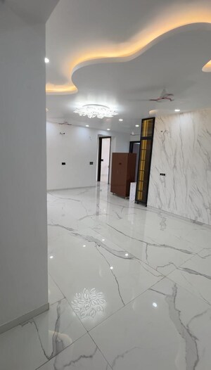 Bathroom in 4 BHK Apartment at Shiv Sai Emerald Heights, Sector 88 – for Rent
