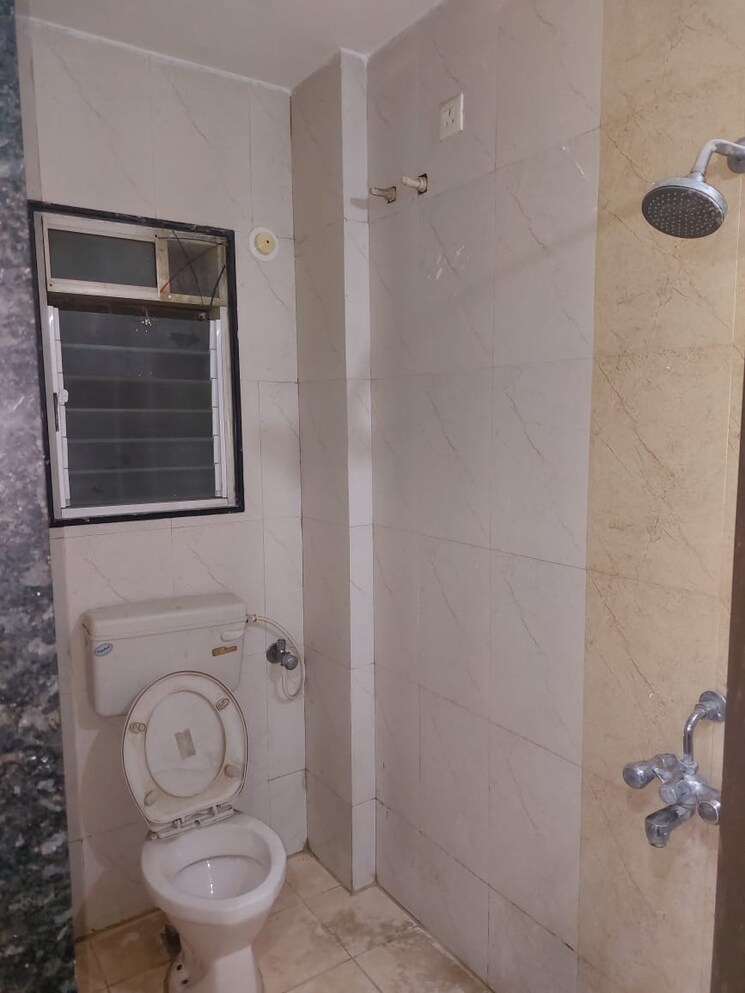 Bathroom, auspicious-apartment 2 Bedroom 1050 Sq.Ft. Apartment In Wakad Pune 9377495