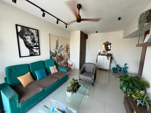 Furnished Amenities in 2 BHK Apartment at Silver Springs Apartment, Andheri West – for Rent