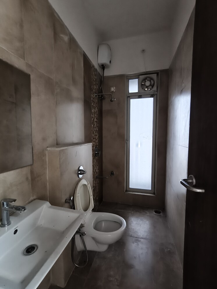 Bathroom, ashar-sapphire 4 Bedroom 1645 Sq.Ft. Apartment In Kapur Bawdi Thane 9377579