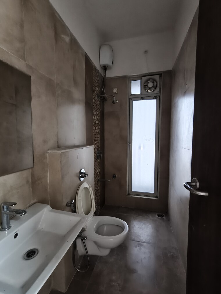 Bathroom, ashar-sapphire 4 Bedroom 1645 Sq.Ft. Apartment In Kapur Bawdi Thane 9377579