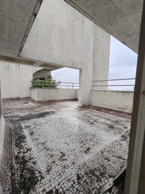 Room in 4 BHK Apartment at Ashar Sapphire, Kapur Bawdi – for Rent